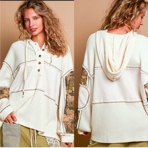 NWOT POL Half Button Up Camo Cream, Sz M